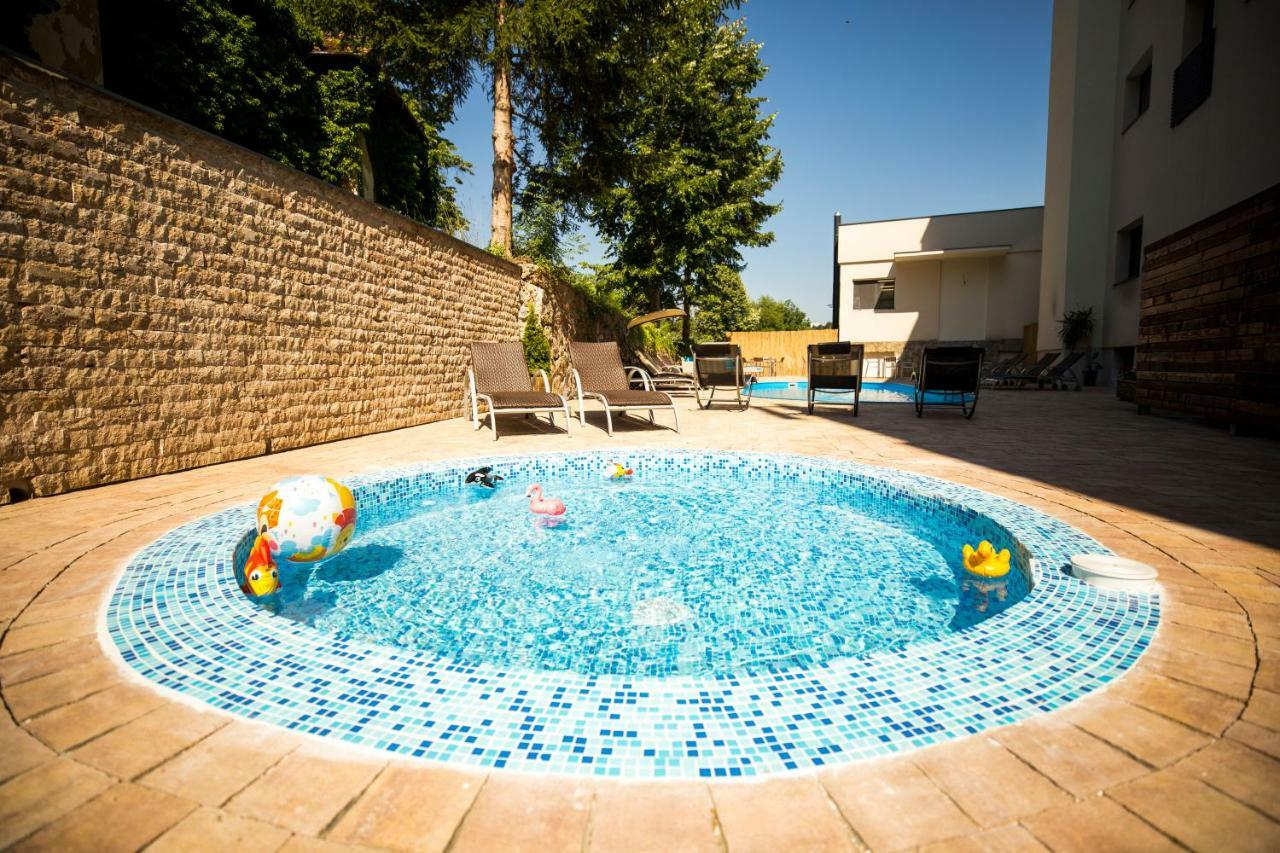 A Hoteli - Hotel Slatina Vrnjačka Banja Екстериор снимка